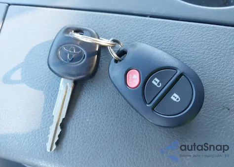 2010 Toyota Tundra Grade 5.7L V8 z USA, uszkodzony, nr VIN 5TFUY5F11AX147248